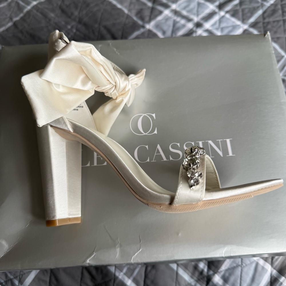 Oleg Cassini Melania Ivory Embellished Satin Block Heel Sandal NIB (Box Damage)